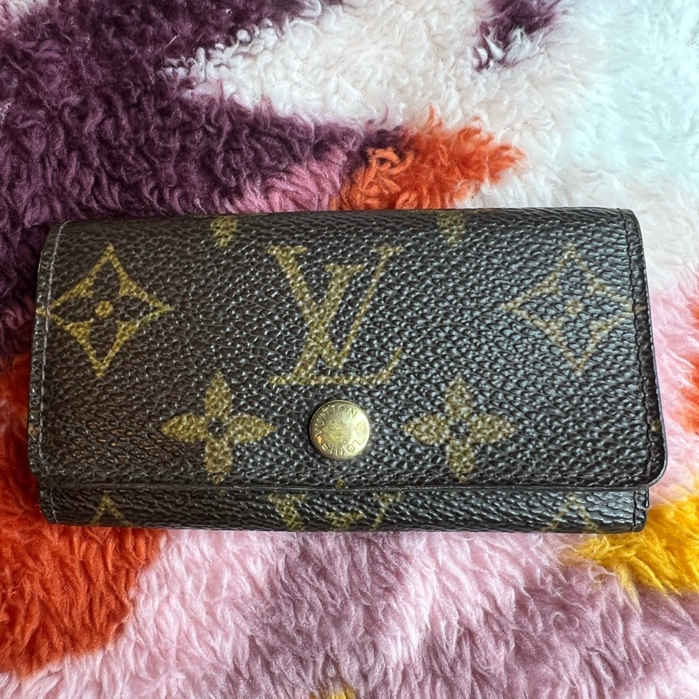 Authentic Louis Vuitton Key Wallet